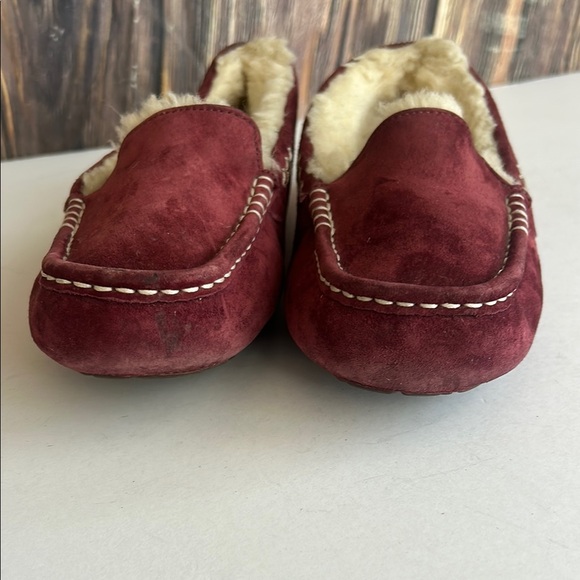 UGG Burgundy Suede Moccasins with‎ Cream Lining - Picture 4 of 10